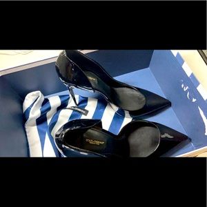 Aunthentic new in box with Bag, Dolce and Gabbana black patent heels in size 41.